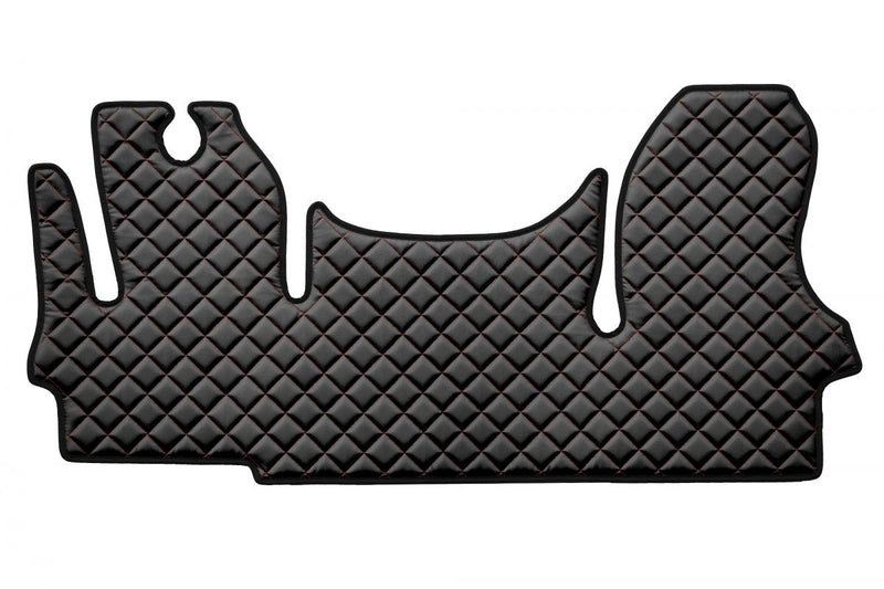 Μαύρα πατάκια δαπέδου από τεχνητό δέρμα (eco leather) με κόκκινες ραφές, κατάλληλο για Iveco Daily VI (από το 2014), Made in Poland
